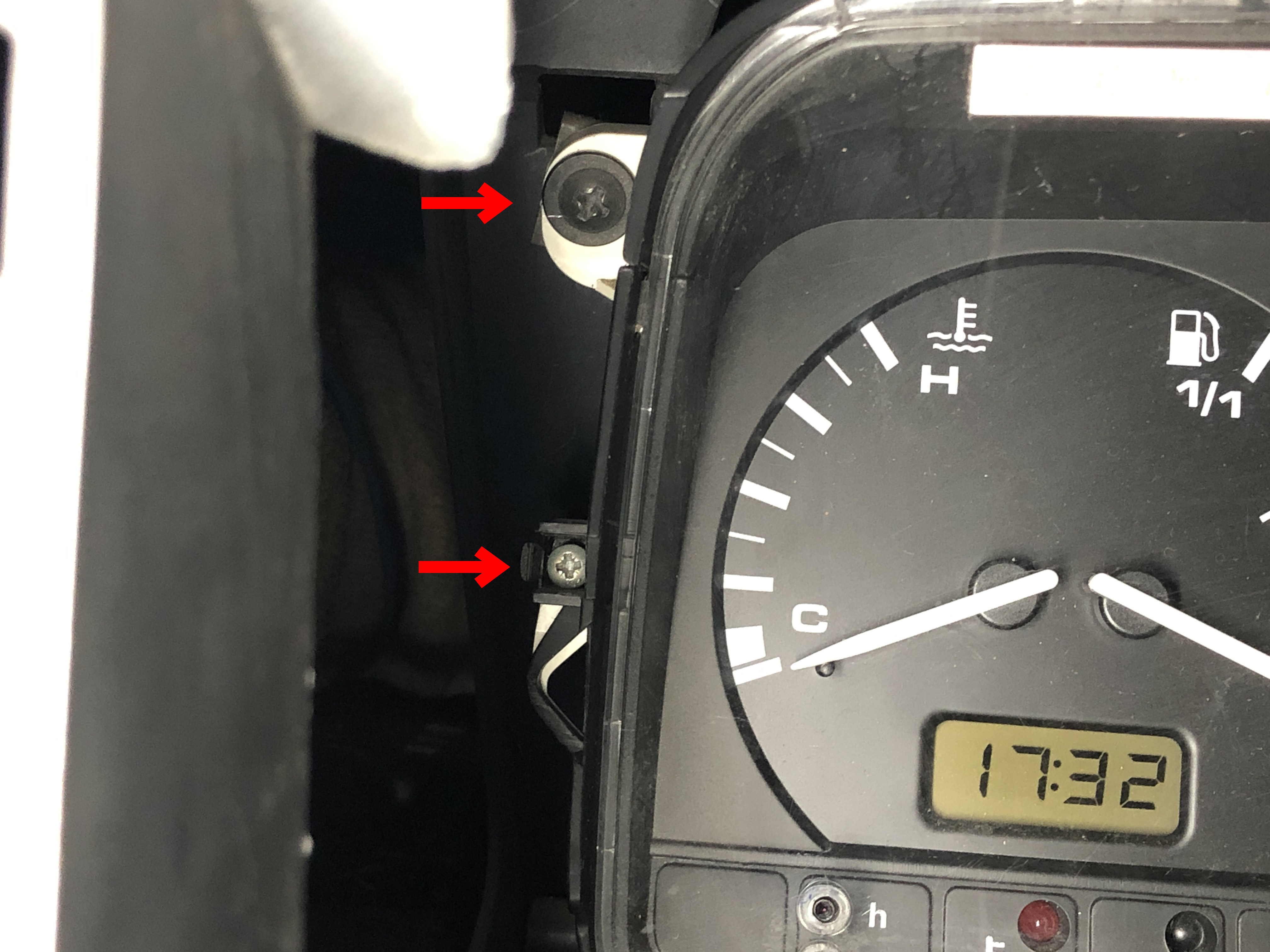 T4 儀錶板照明改善 (8).JPG