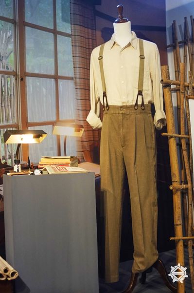 檔案:劉坤凱服裝周邊 (1).jpg